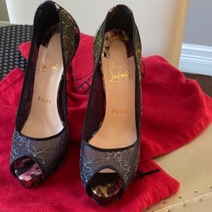 Christian Louboutin Peep toe